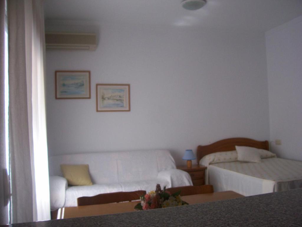 Apartamentos Berlin サン・ペドロ・デル・ピナタル エクステリア 写真