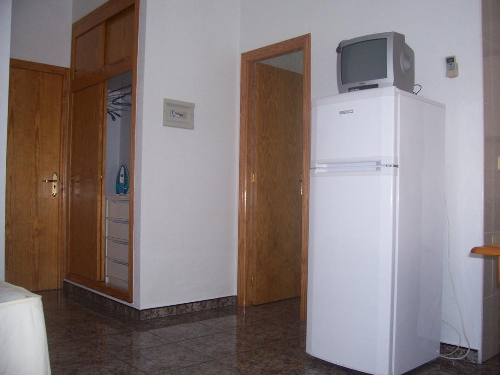 Apartamentos Berlin サン・ペドロ・デル・ピナタル 部屋 写真