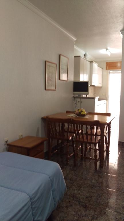 Apartamentos Berlin サン・ペドロ・デル・ピナタル エクステリア 写真